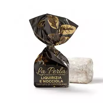 Vit chokladtryffel med lakrits, havssalt & hasselnötter