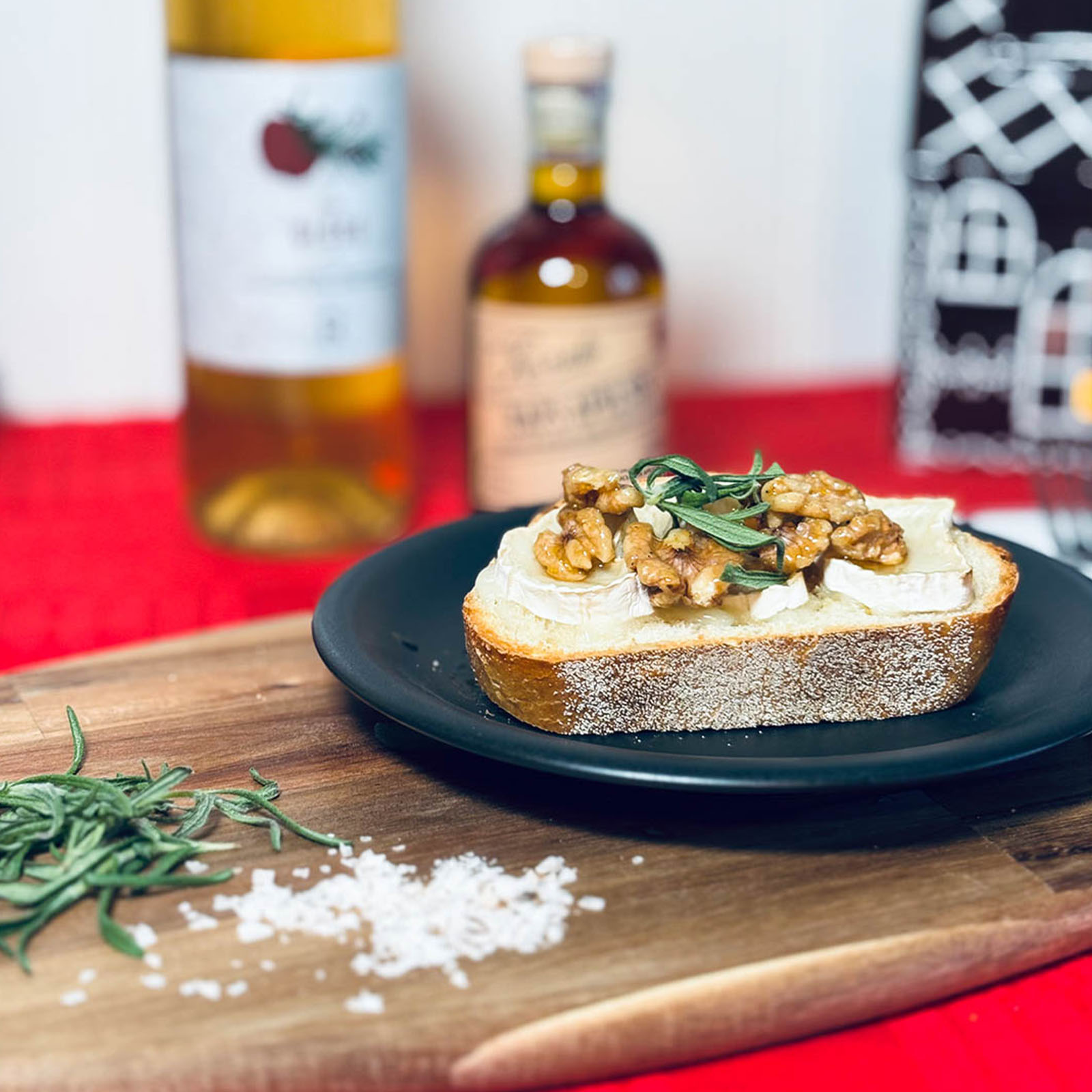 Julig chèvretoast med glögglaze