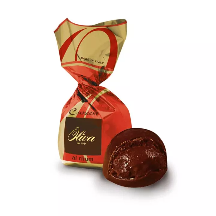 Bild på Mörk chokladpralin med krämig romfyllning