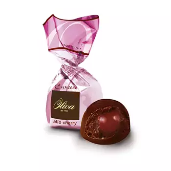 Mörk chokladpralin med len fyllning av körsbärslikör