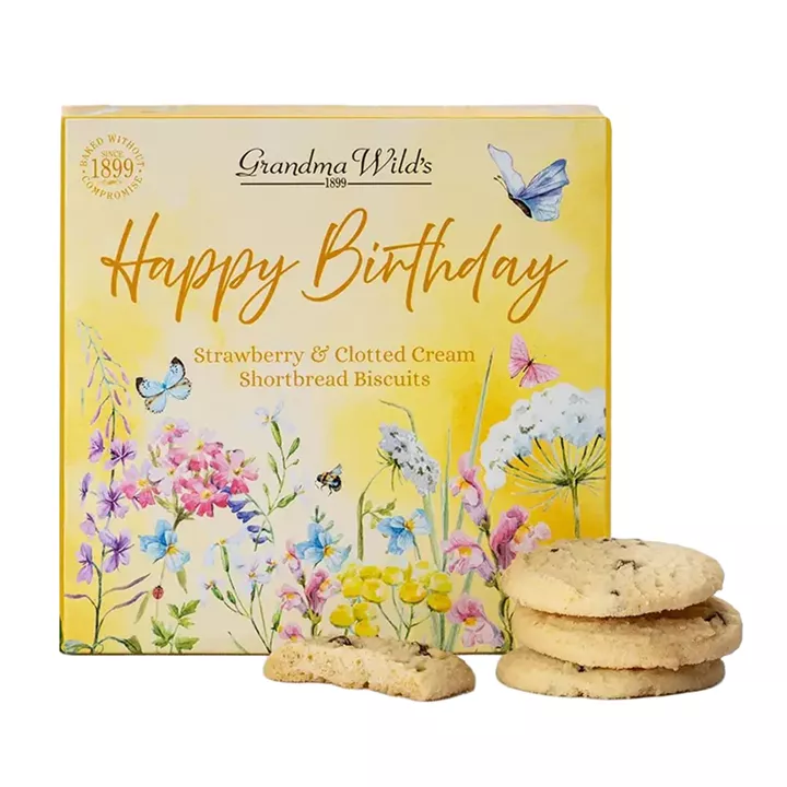 Bild på Happy Birthday shortbread med jordgubb & clotted cream – 200g