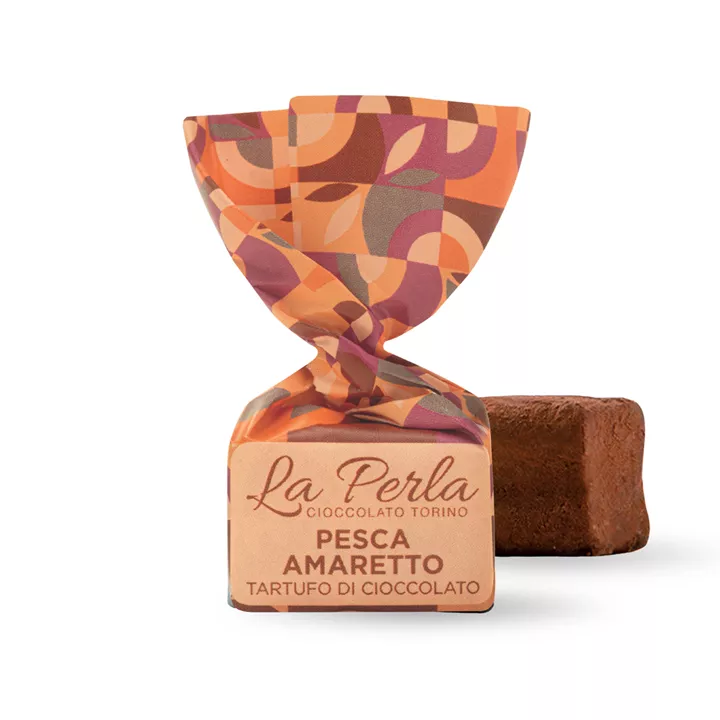 Bild på Mörk chokladtryffel med persika & amarettokakekrisp